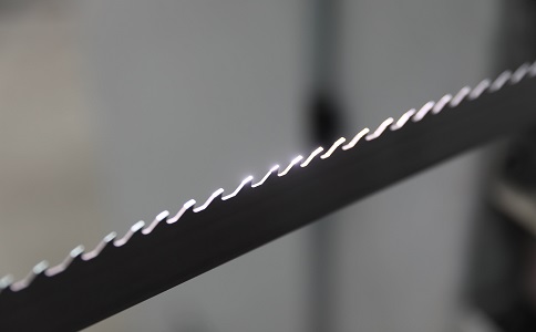 綦江双金属带锯条产生切削噪音的原因具体有哪些？